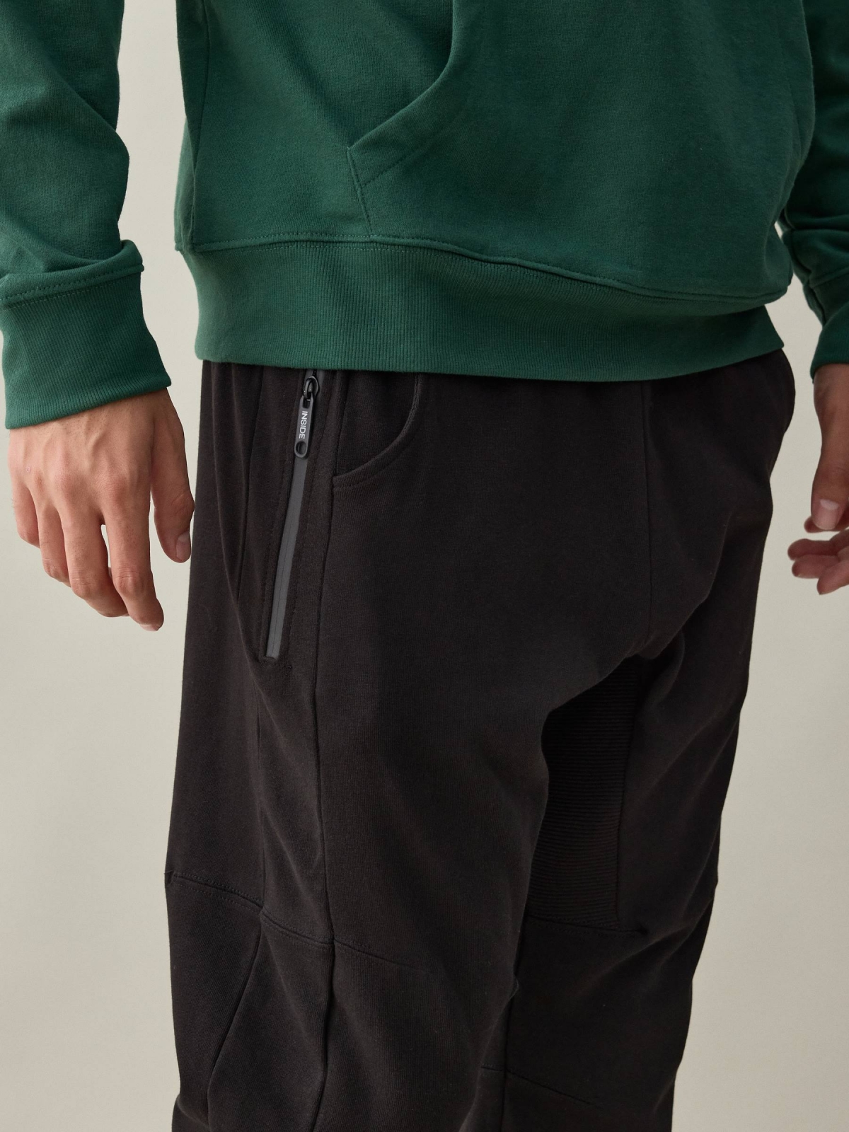  Calças jogger preto