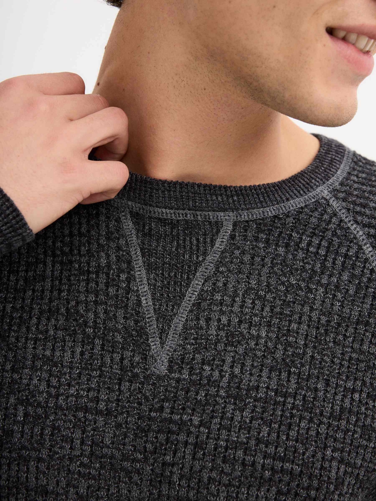 Basic mottled sweater grey detail view