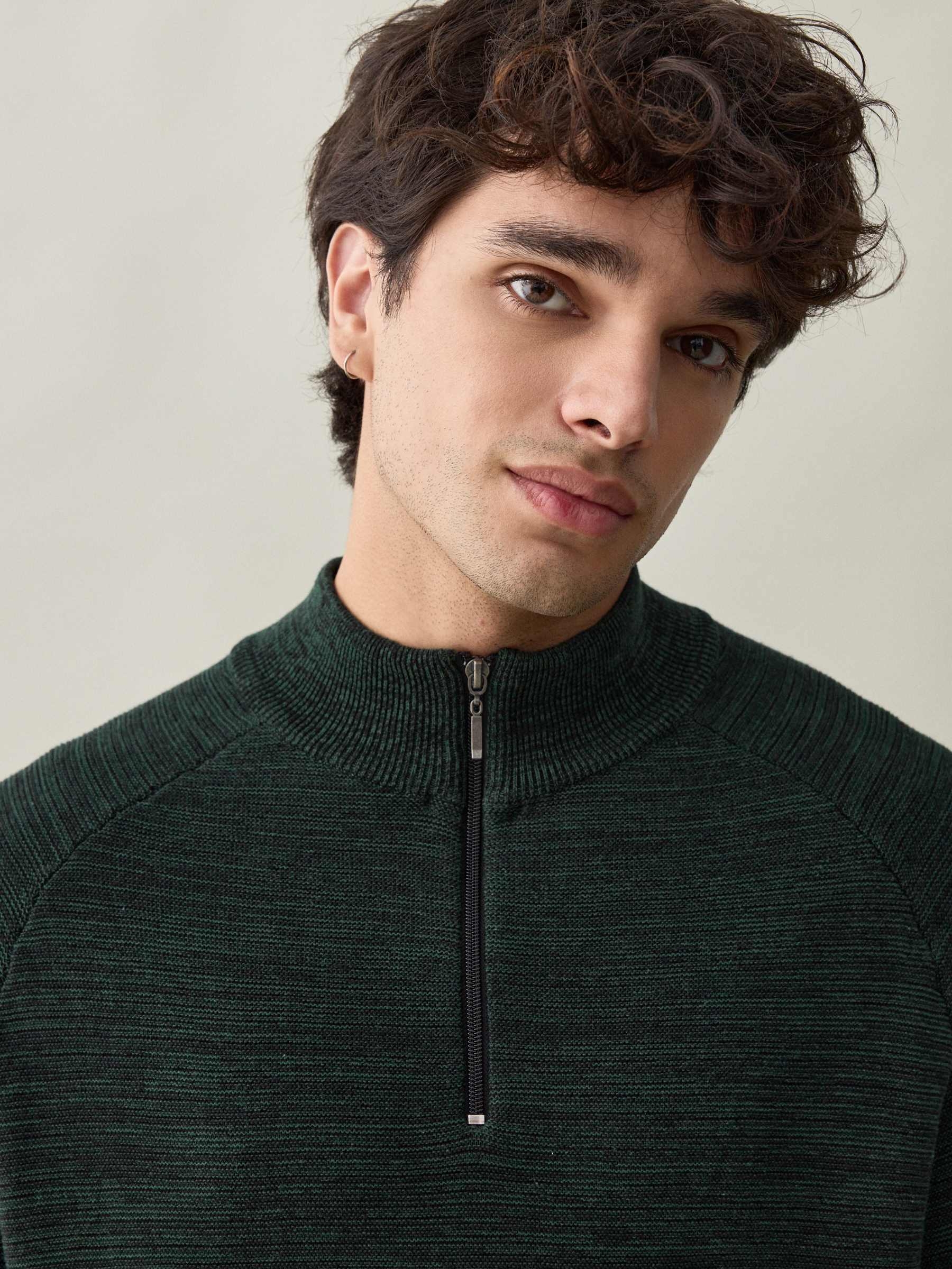 Jersey jaspeado semicerrado verde vista media frontal