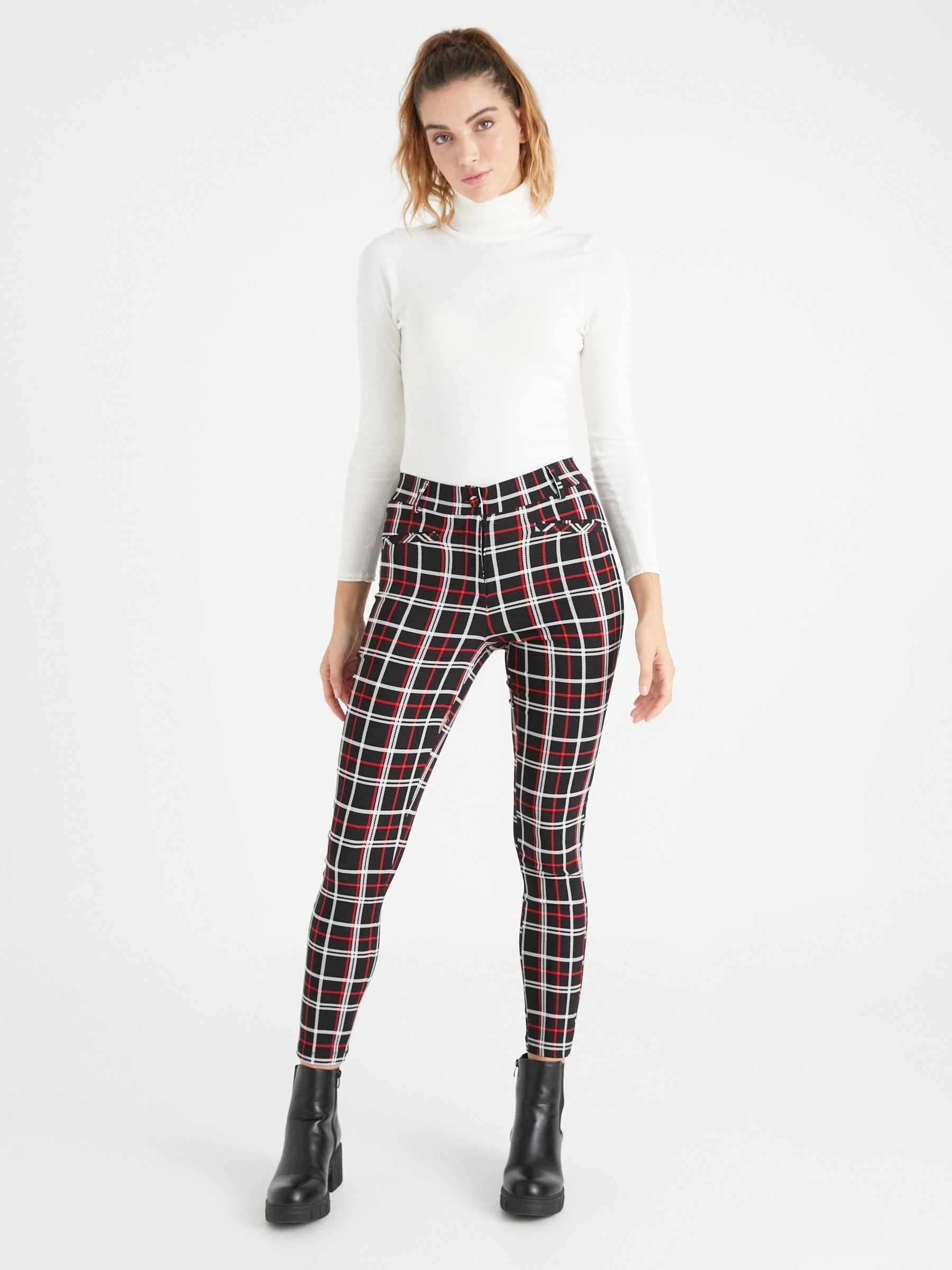 Basic swan sweater raw middle front view