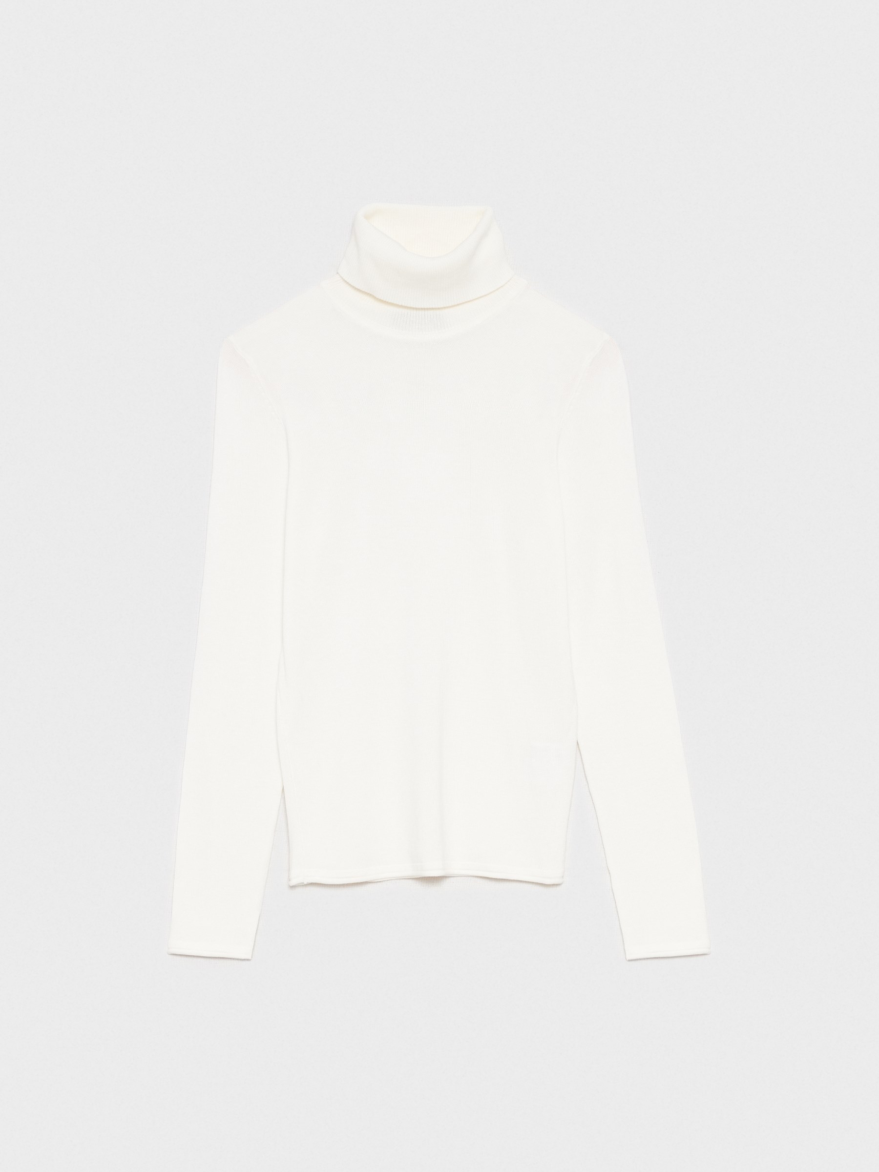 Basic swan sweater raw middle front view