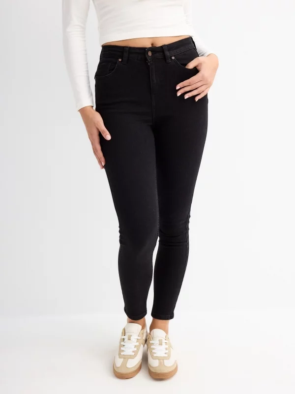 Black push up skinny jeans black middle front view