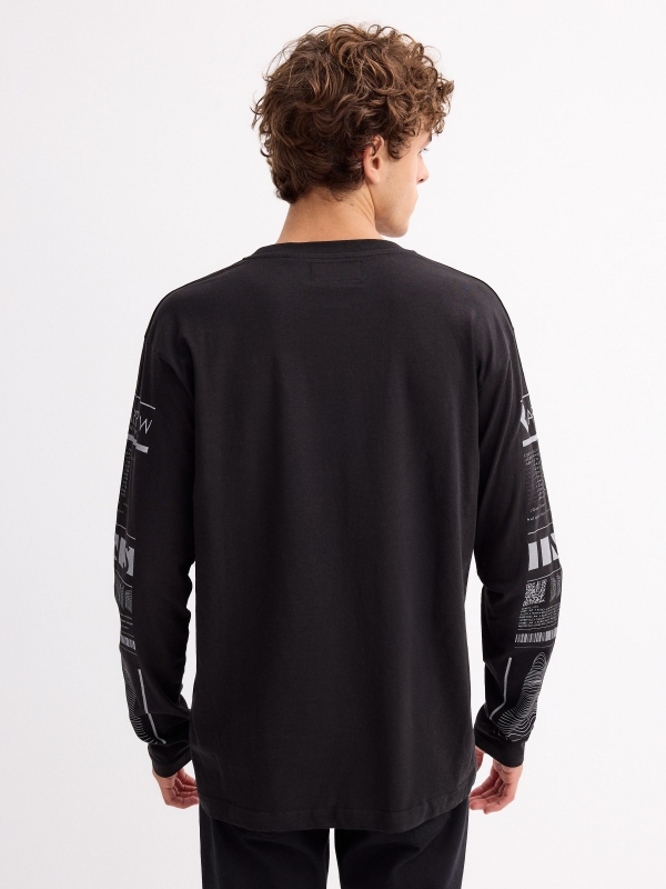 Cyber print T-shirt on sleeves black middle back view