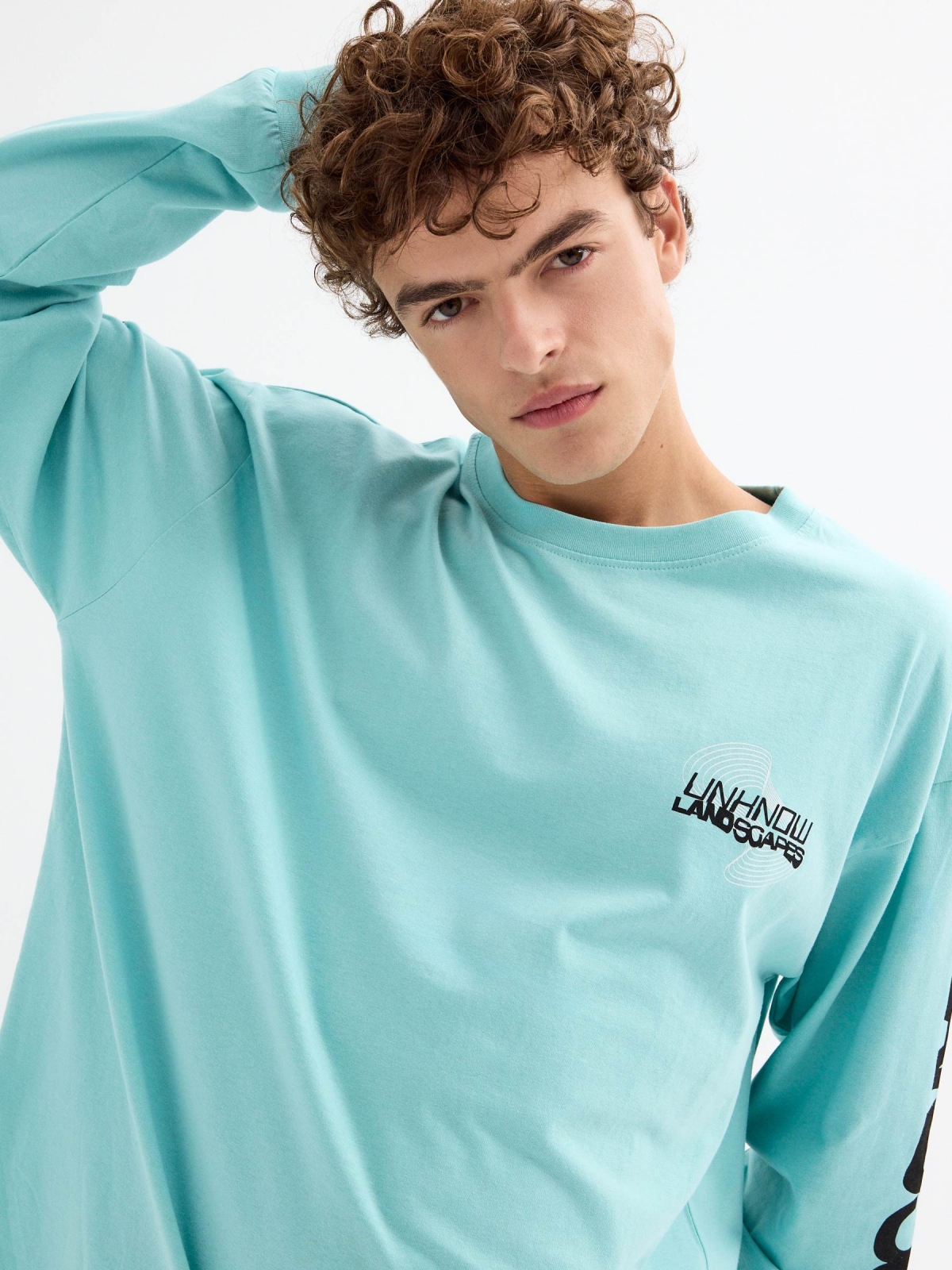 %New% Cyber print t-shirt on sleeves light blue