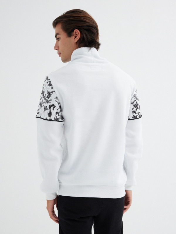 Fluid neck print sweatshirt white middle back view