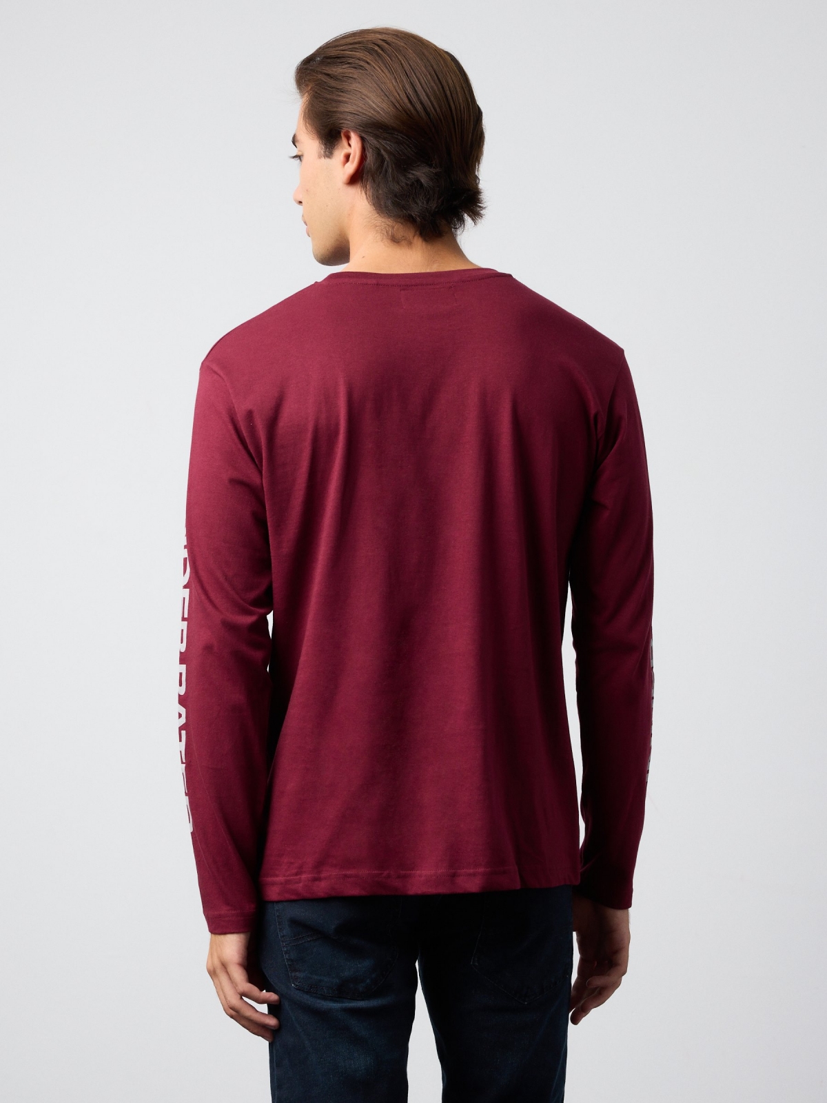 UNDERRATED T-Shirt burgundy middle back view