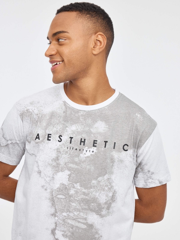 T-shirt AESTHETIC degradada branco vista detalhe