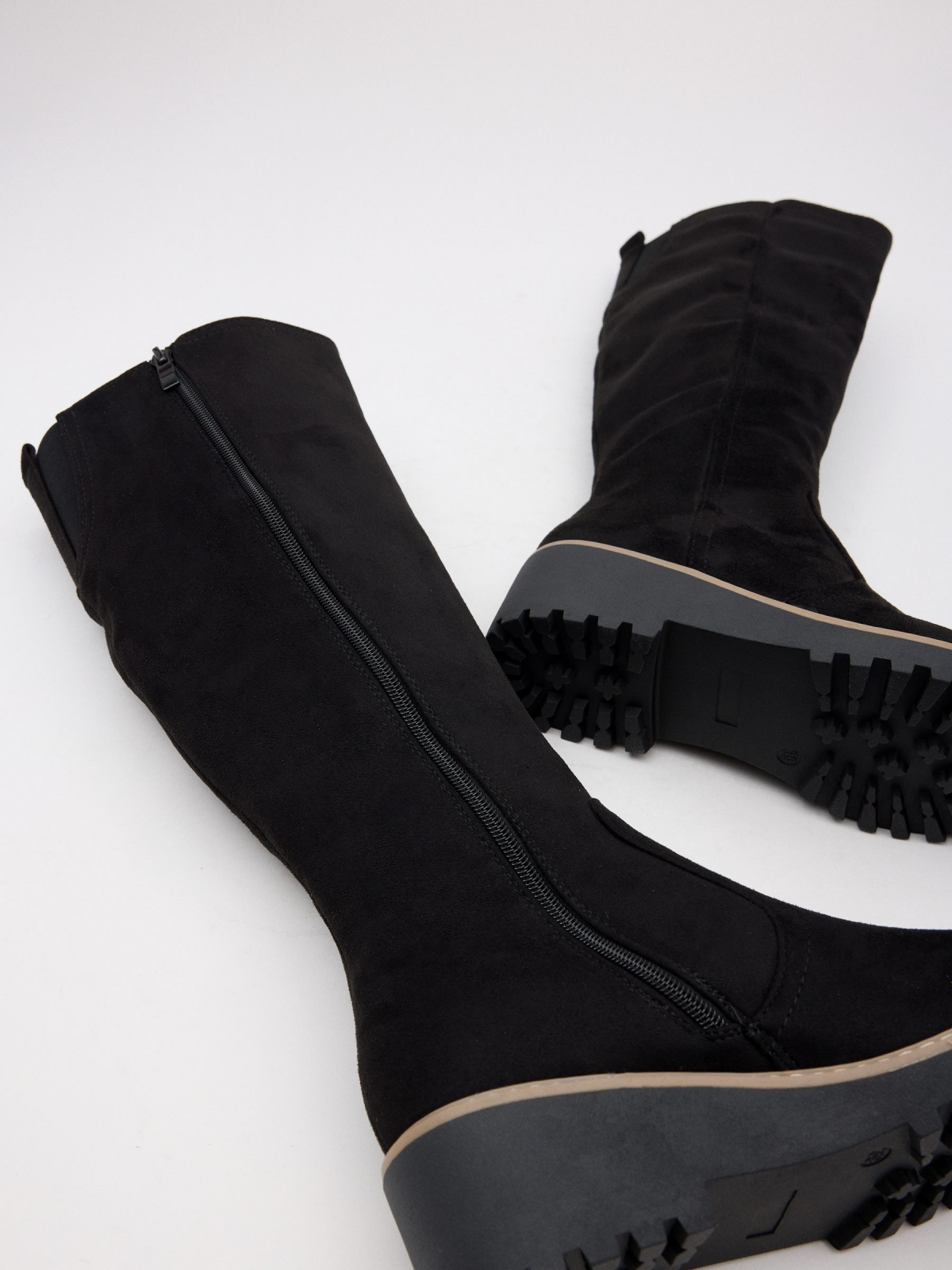 High boot with wedge black detail view