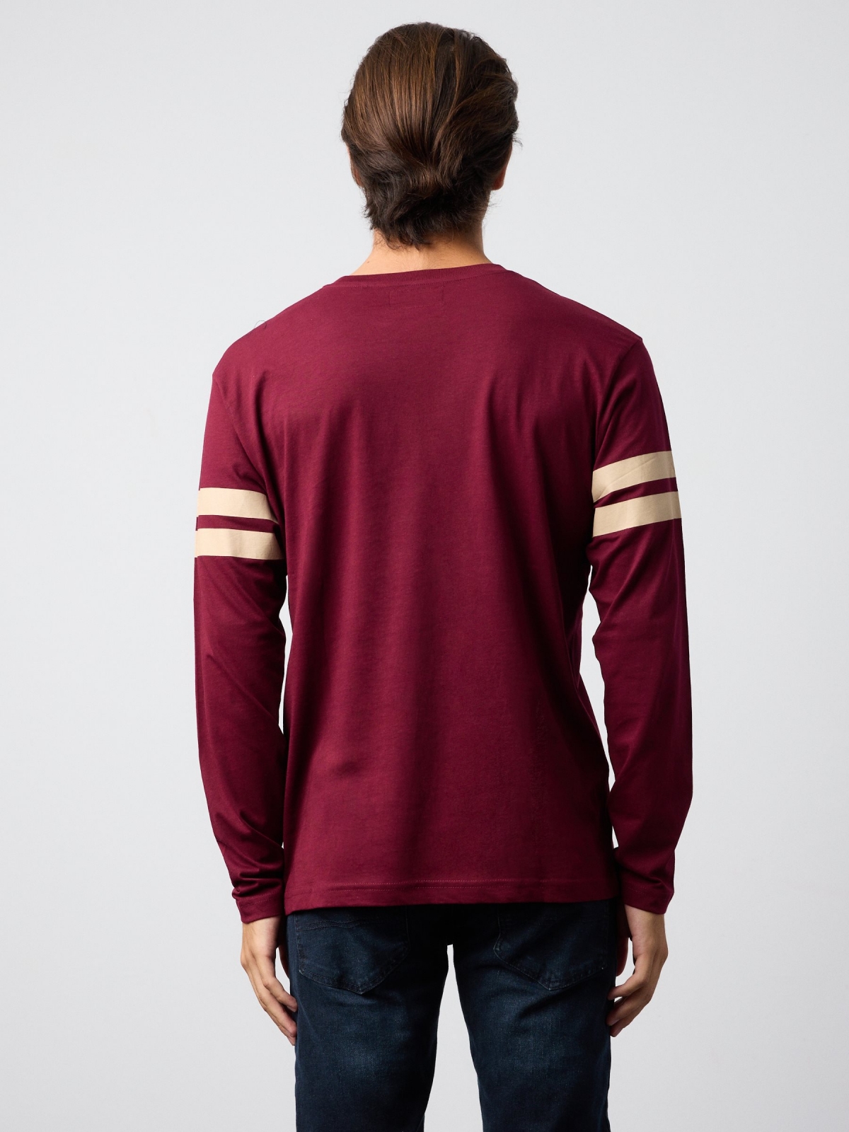 Graphic print T-shirt 75 burgundy middle back view