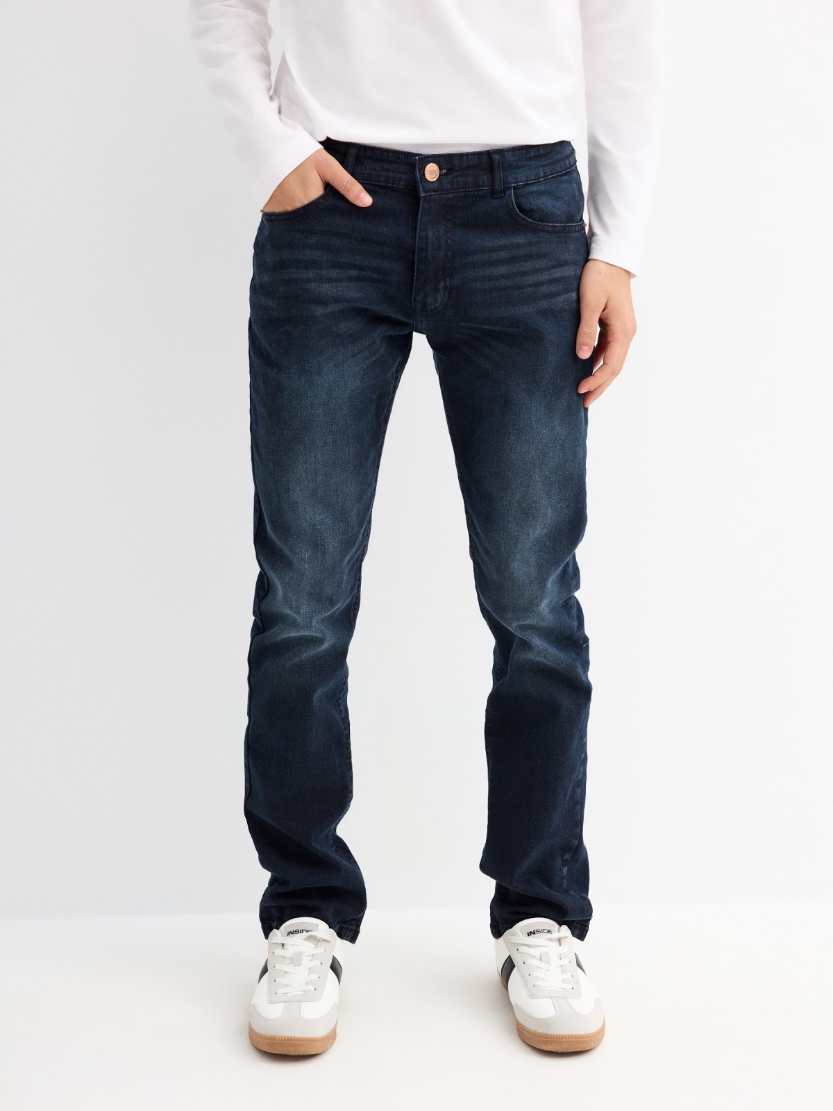 Dark denim basic jeans blue middle front view