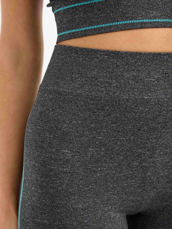 Seamless high-waist leggings dark grey detail view