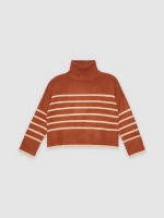 %Pto% Jersey crop cuello vuelto marrón vista frontal