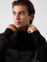 %Pto% Camisola às riscas com atacadores preto