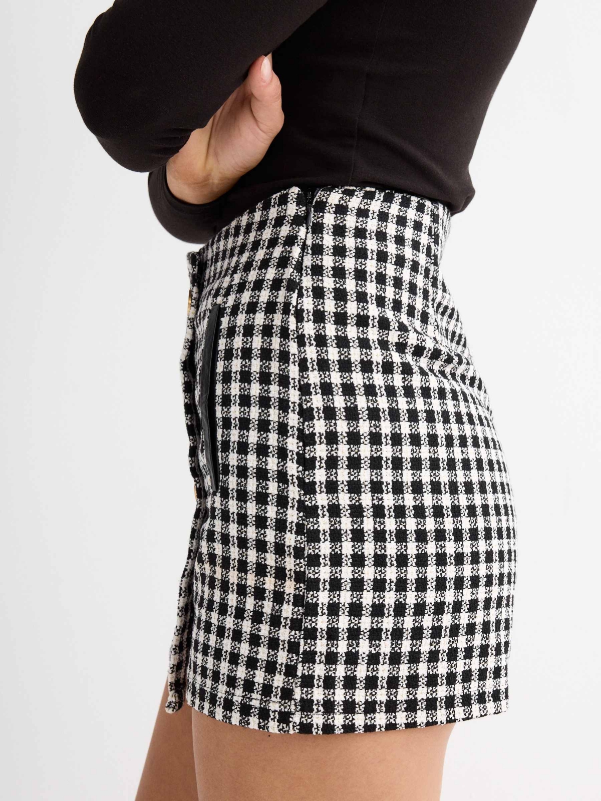 Buttoned tweed skort black detail view