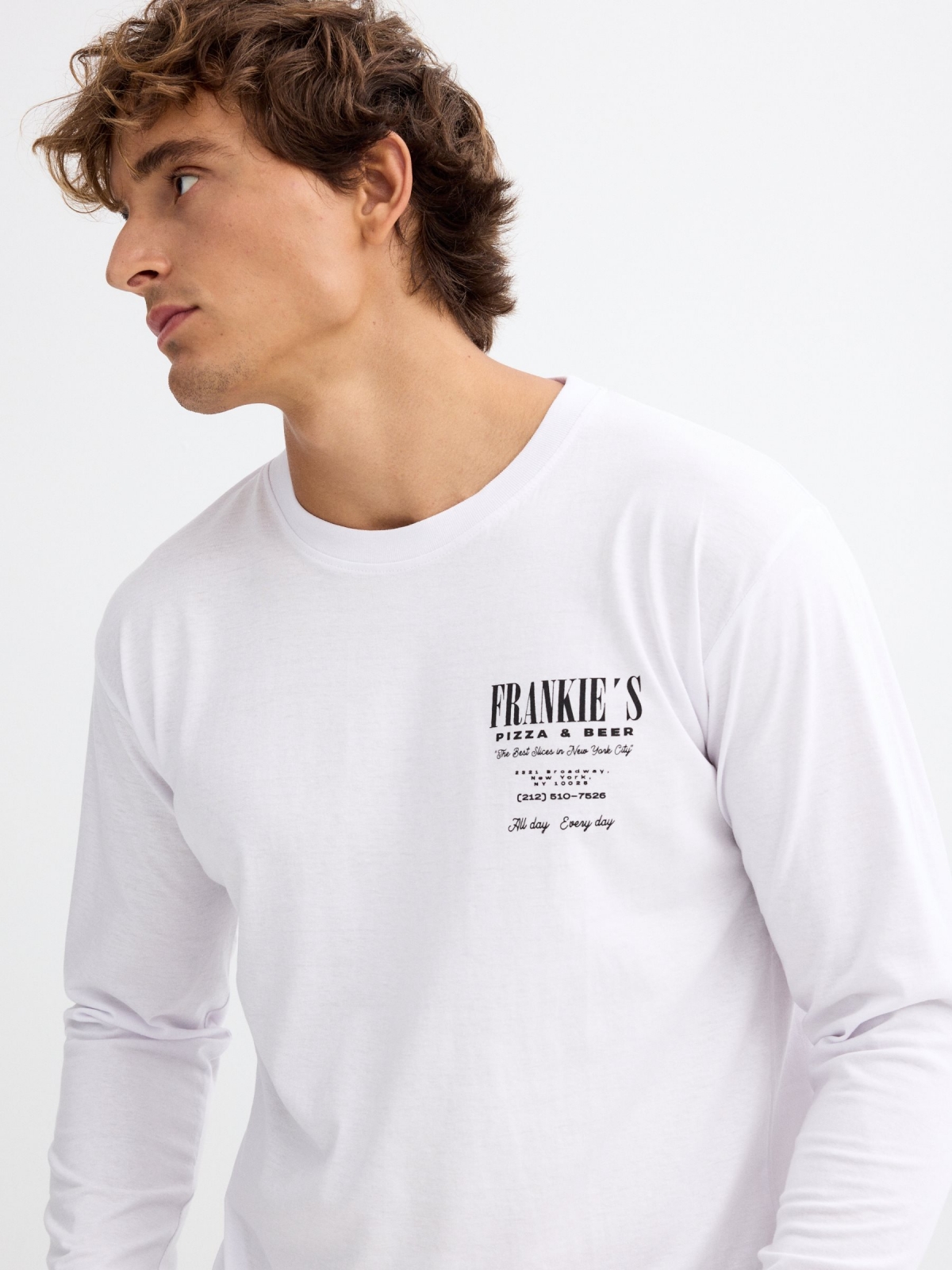 Camiseta Frankie's blanco vista detalle