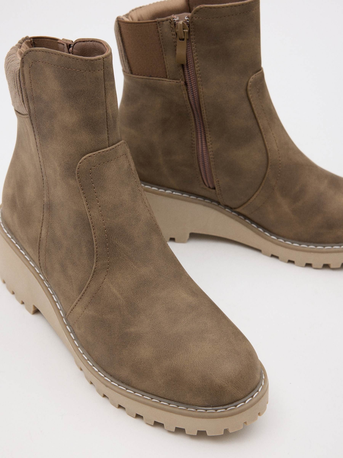 Combined wedge ankle boots brown detail view