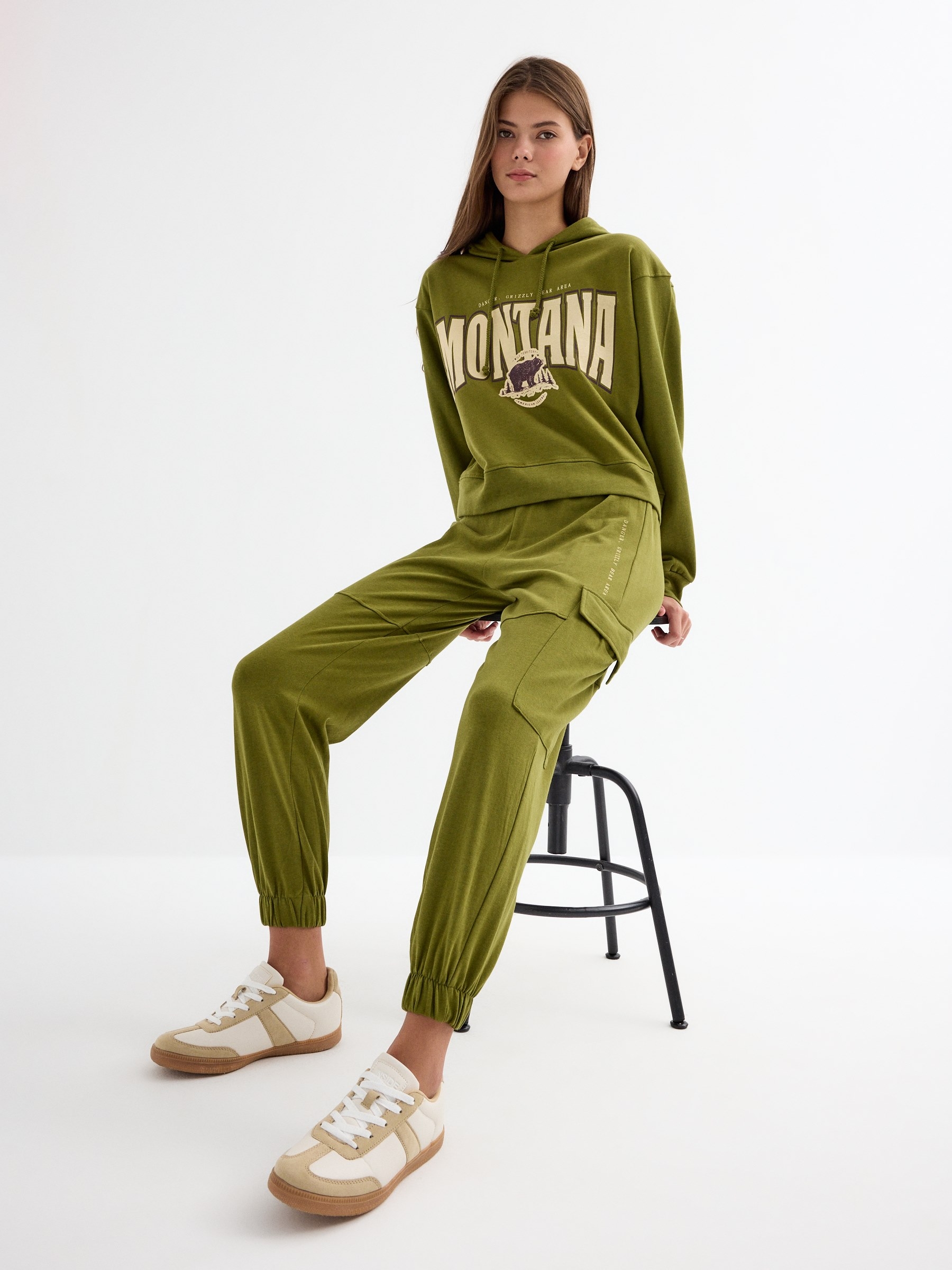 Multipocket jogger pants khaki front view