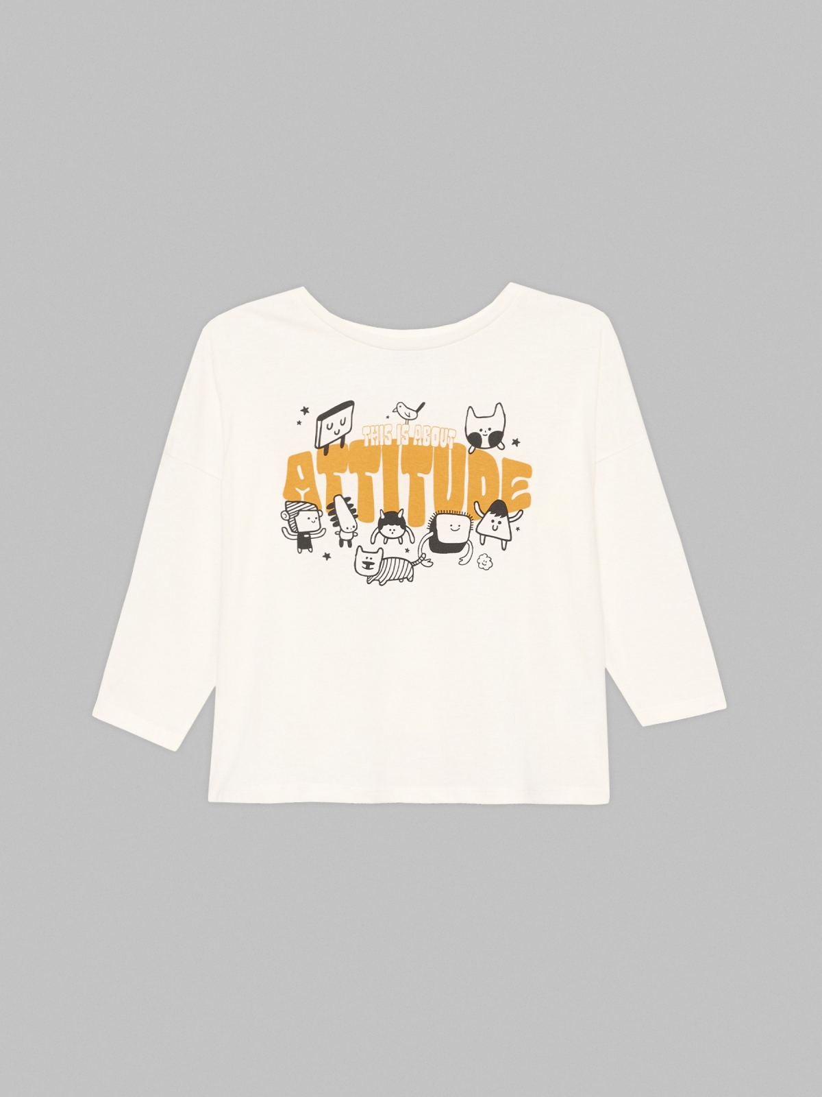 T-shirt Atitude off white vista detalhe