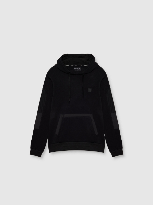 Sweatshirt com capuz canguru preto vista detalhe