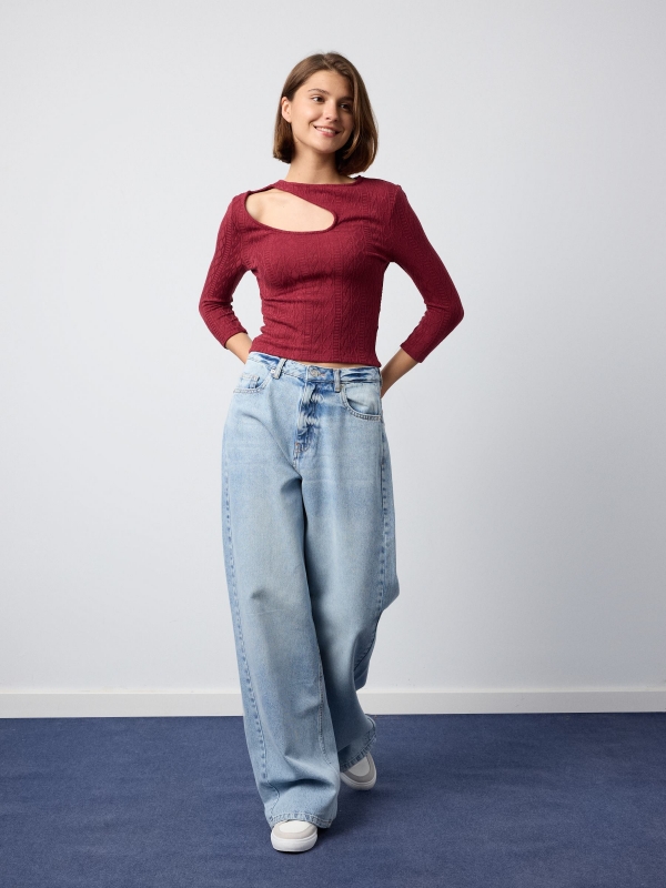 Knitted crop top with pattern garnet front view