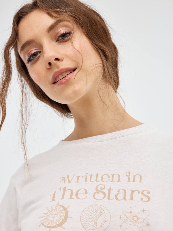 Pijama escrito nas estrelas off white vista detalhe