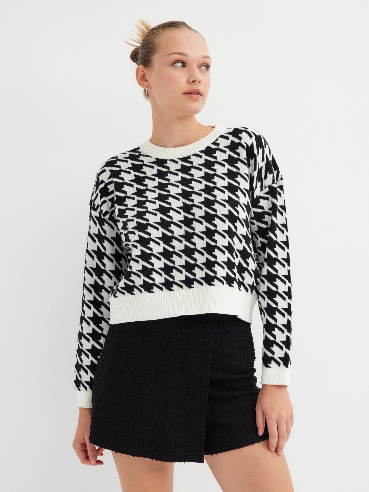 Houndstooth jacquard jumper black middle front view