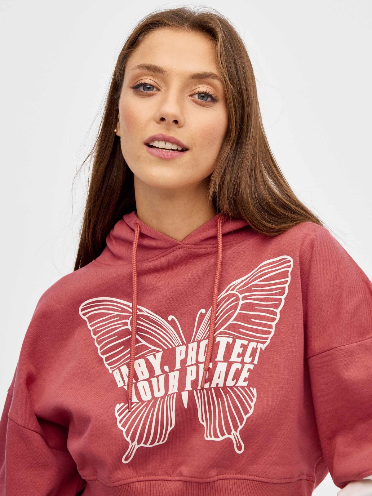 Sudadera crop print mariposa rojo vista detalle