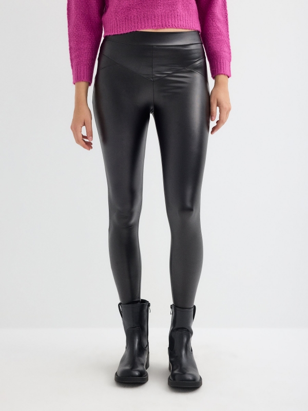 Faux leather leggings black middle front view