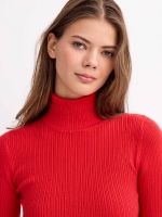 %Pto% Jersey básico color cuello vuelto rojo intenso
