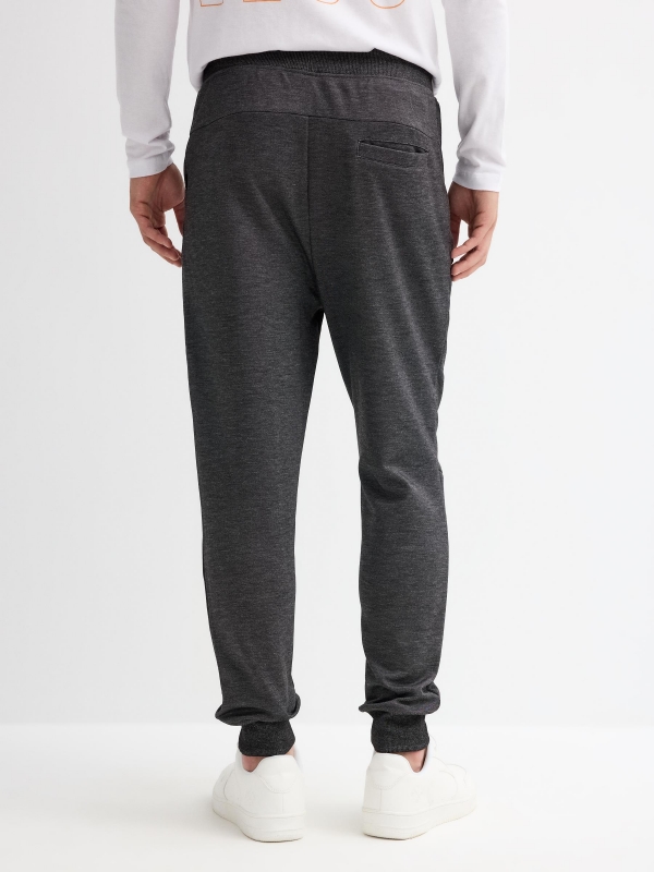 Pantalón jogger sporty negro vista media trasera