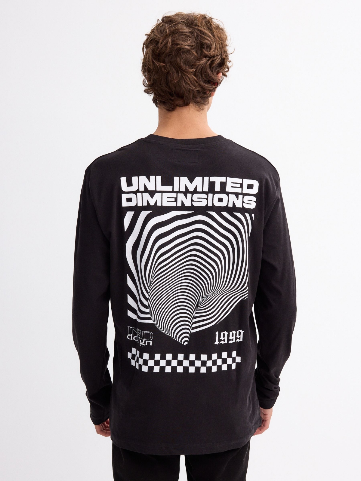 T-Shirt UNLIMITED preto vista meia traseira