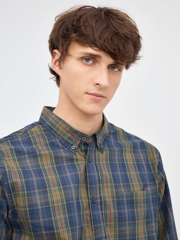 Regular fit blue checkered shirt green detail view