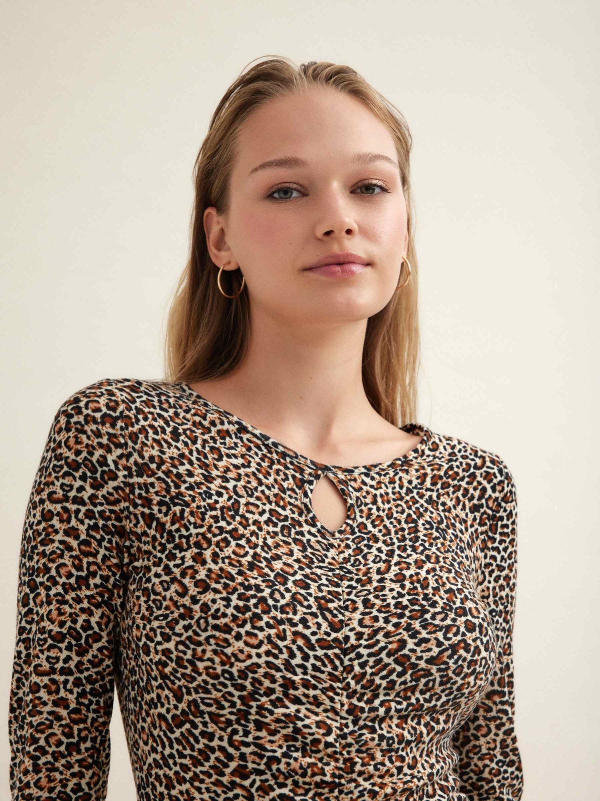 %New% Mini vestido com animal print bege