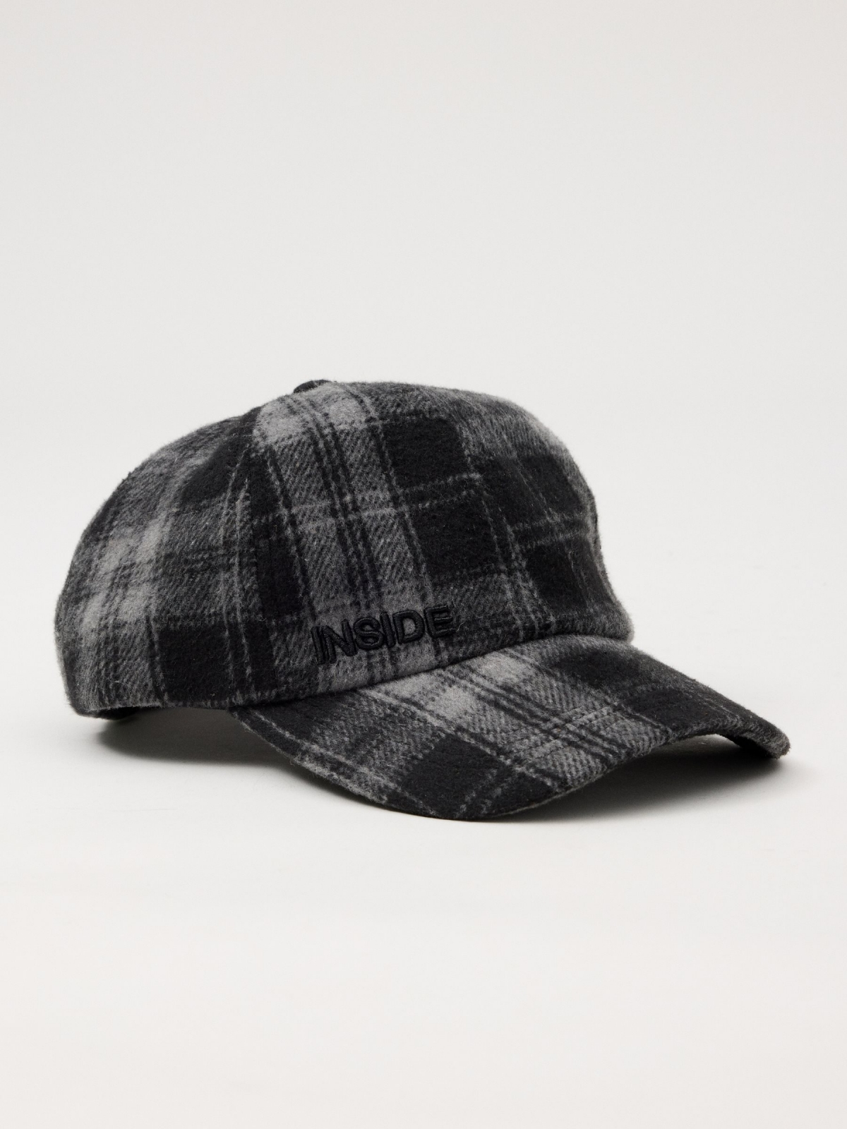 Plaid cap grey detail view