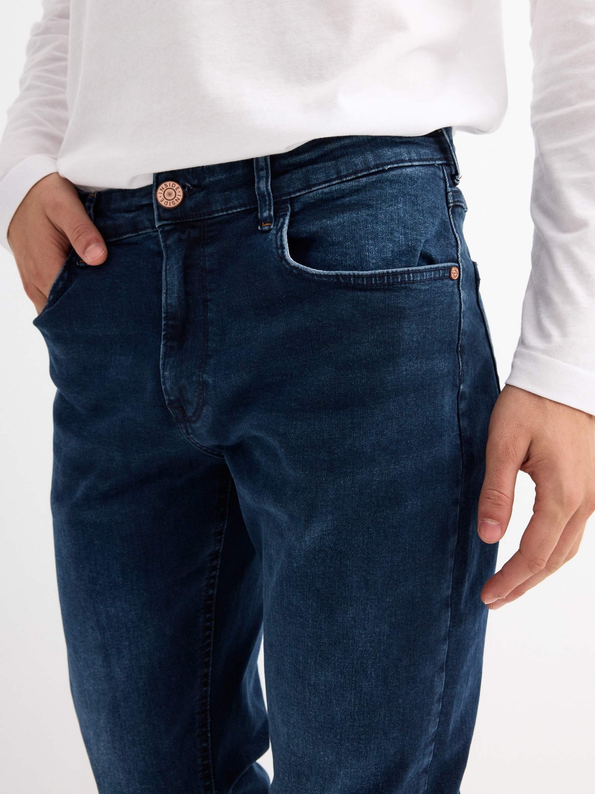 Basic jeans blue detail view