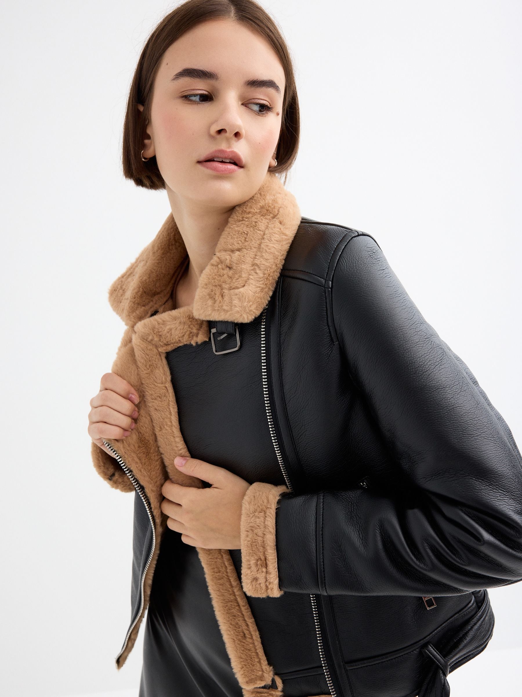 Fur lapel collar jacket black middle front view