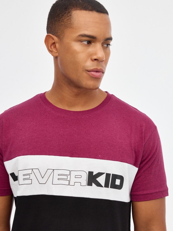 Camiseta 4everkid granate vista detalle