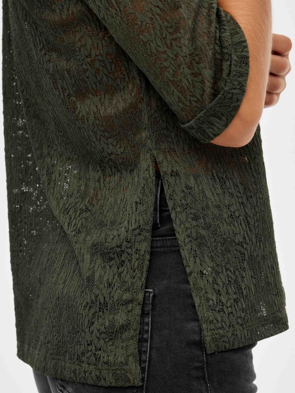 Printed lace t-shirt dark green detail view