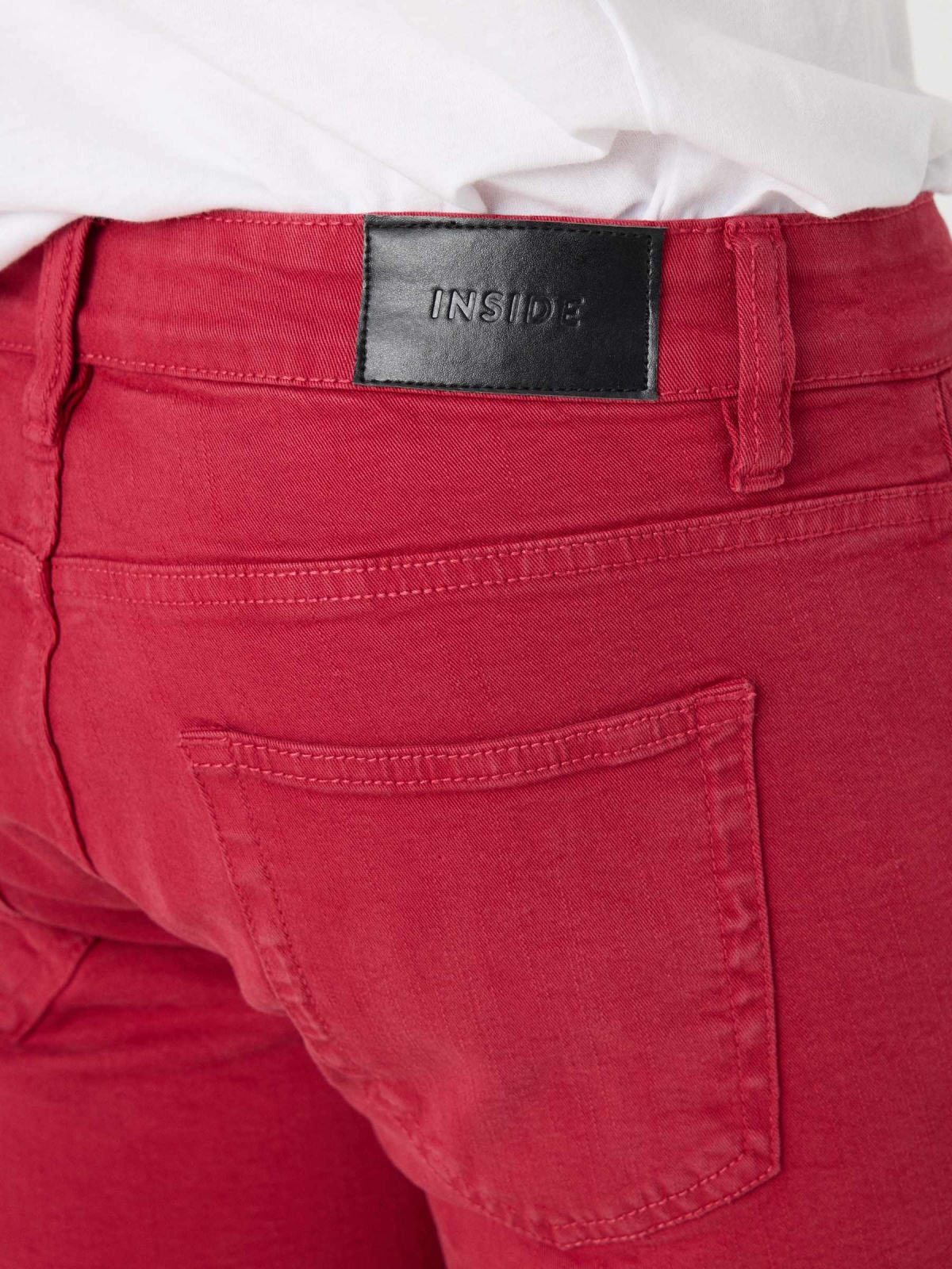 Coloured denim shorts red detail view