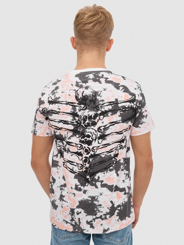 T-shirt com caveira Tie&Dye branco vista meia traseira