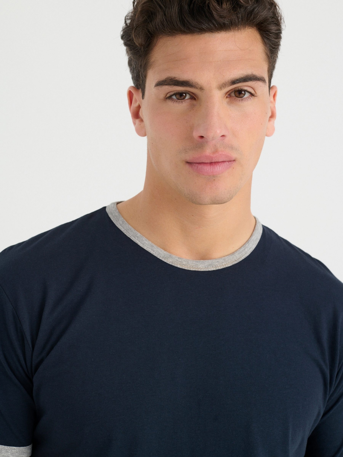 Basic T-shirt contrasts navy detail view