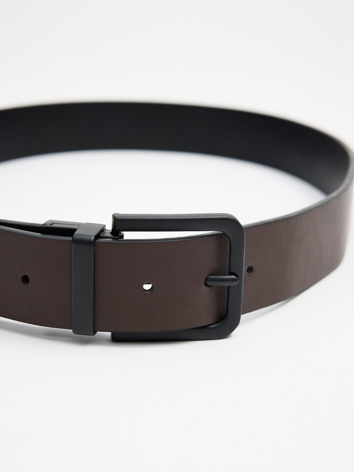 Reversible belt brown detail view