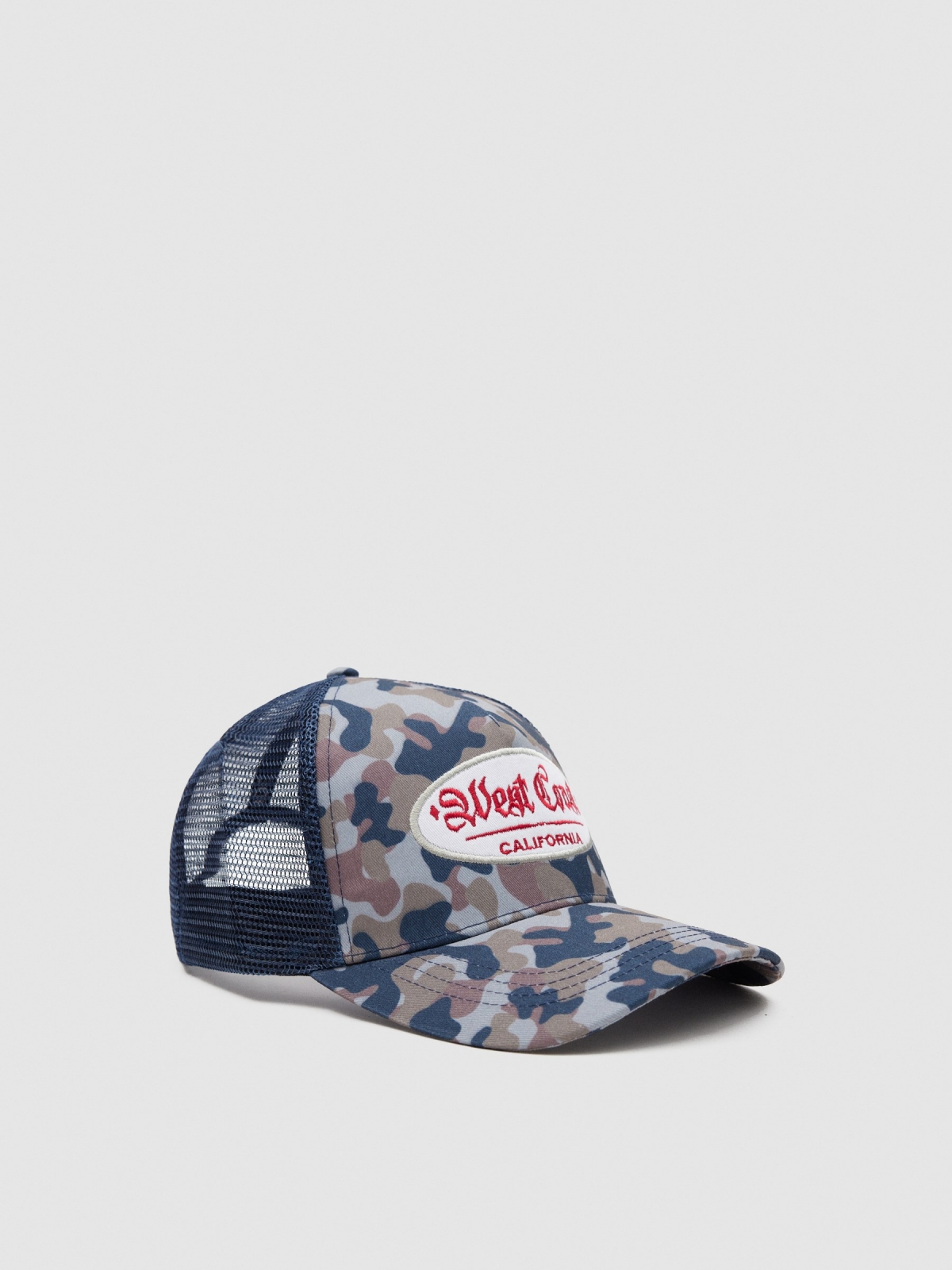 Camouflage trucker cap blue detail view