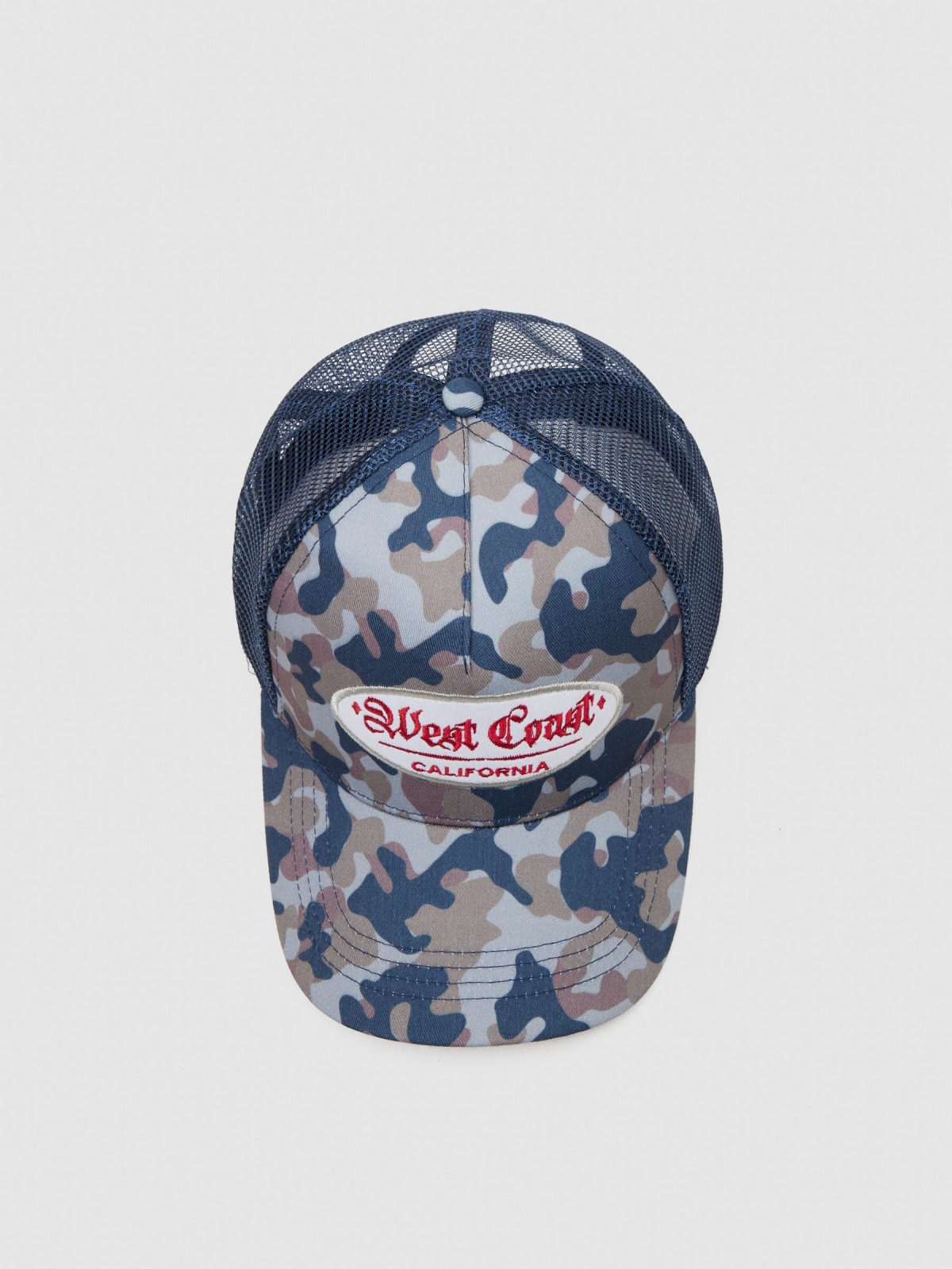 Camouflage trucker cap blue detail view