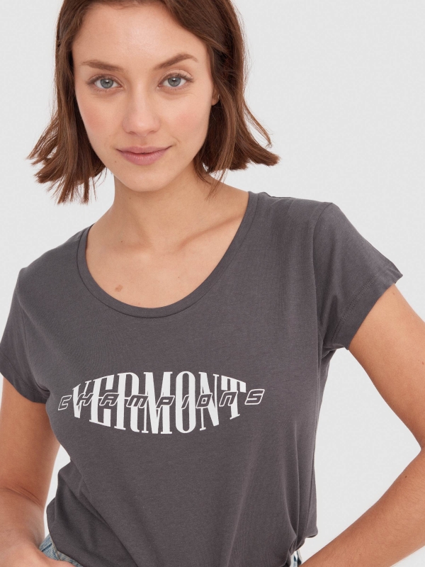 Camiseta crop Vermont malva vista detalle