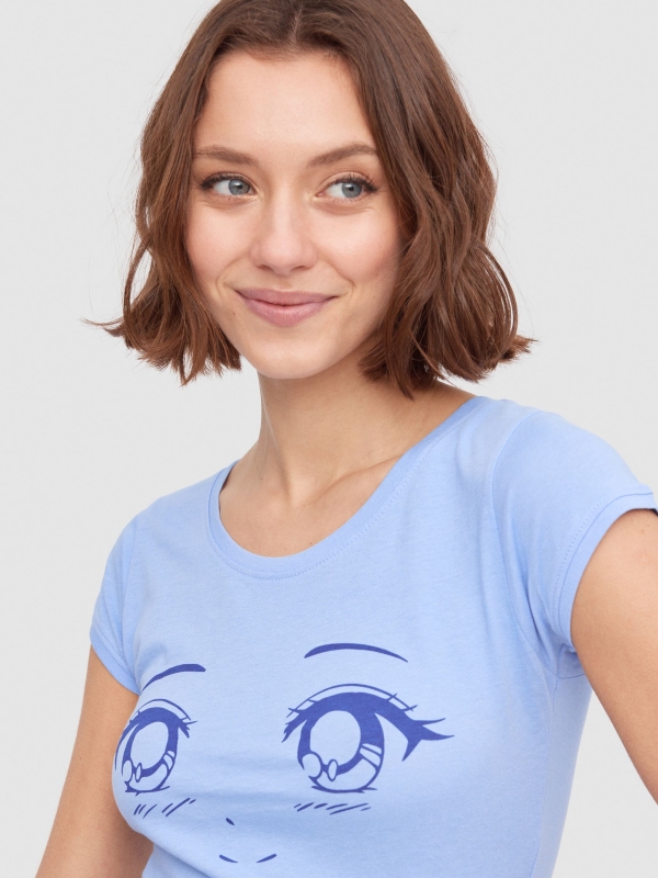 Camiseta Kawaii azul vista detalle