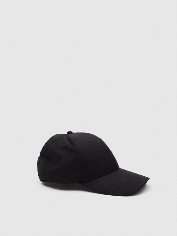 Basic cap IN black detail view