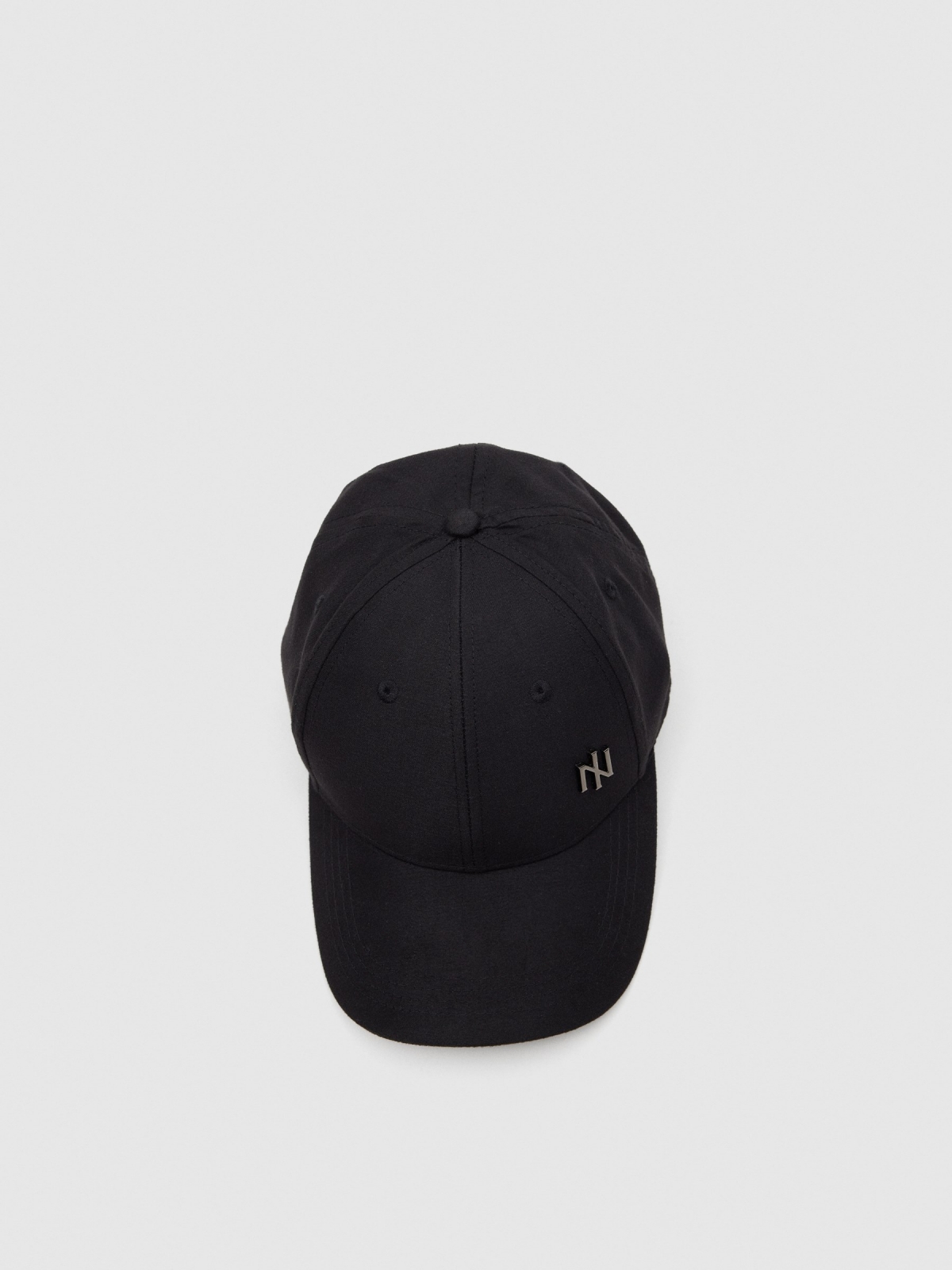 Basic cap IN black detail view