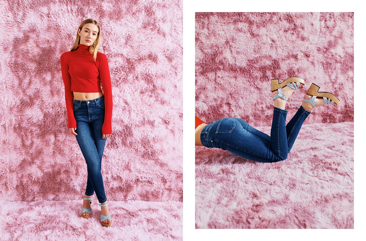 Jeans skinny de cintura média com rasgos azul escuro vista geral frontal