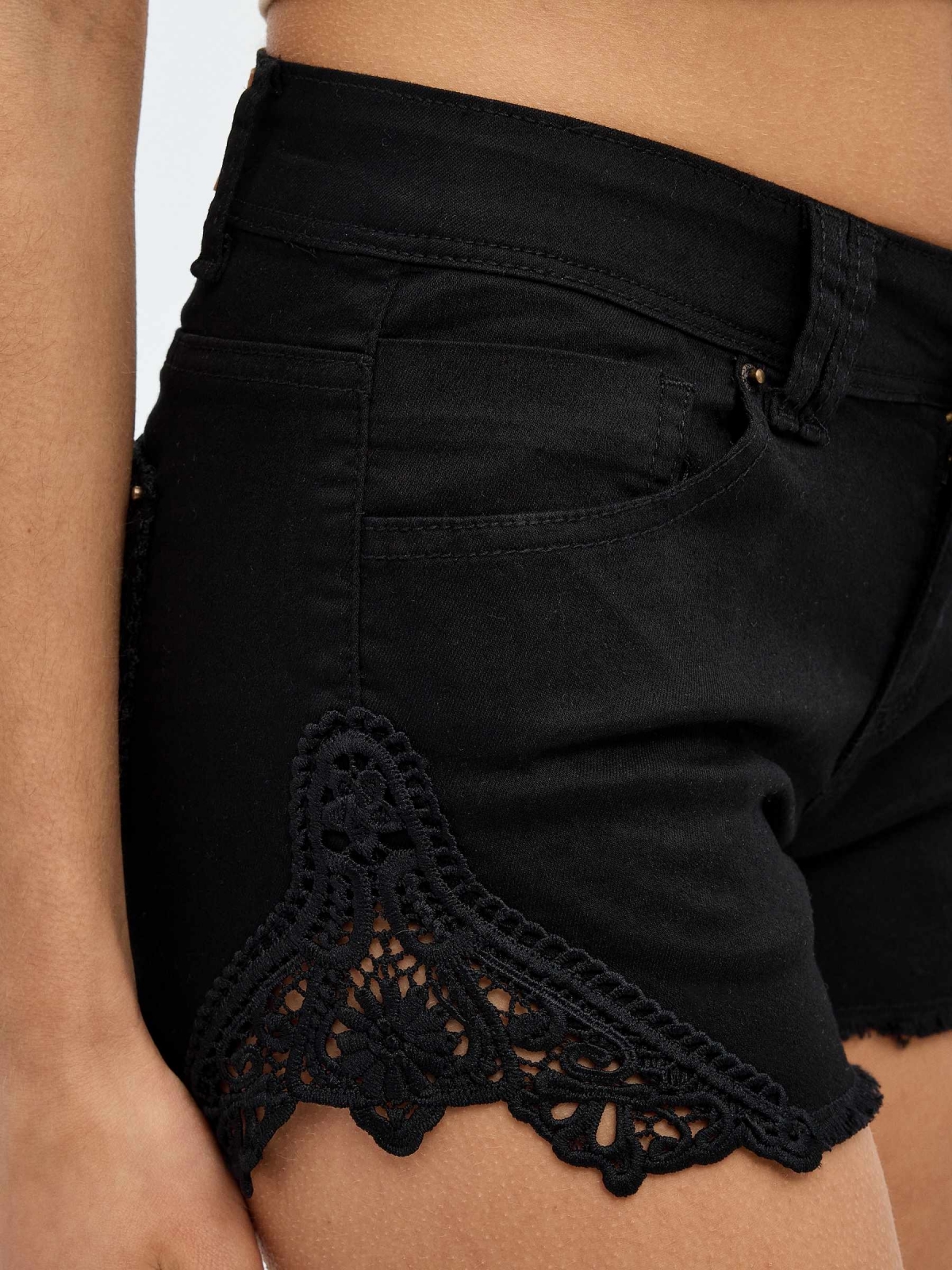 Denim shorts crochet details black detail view